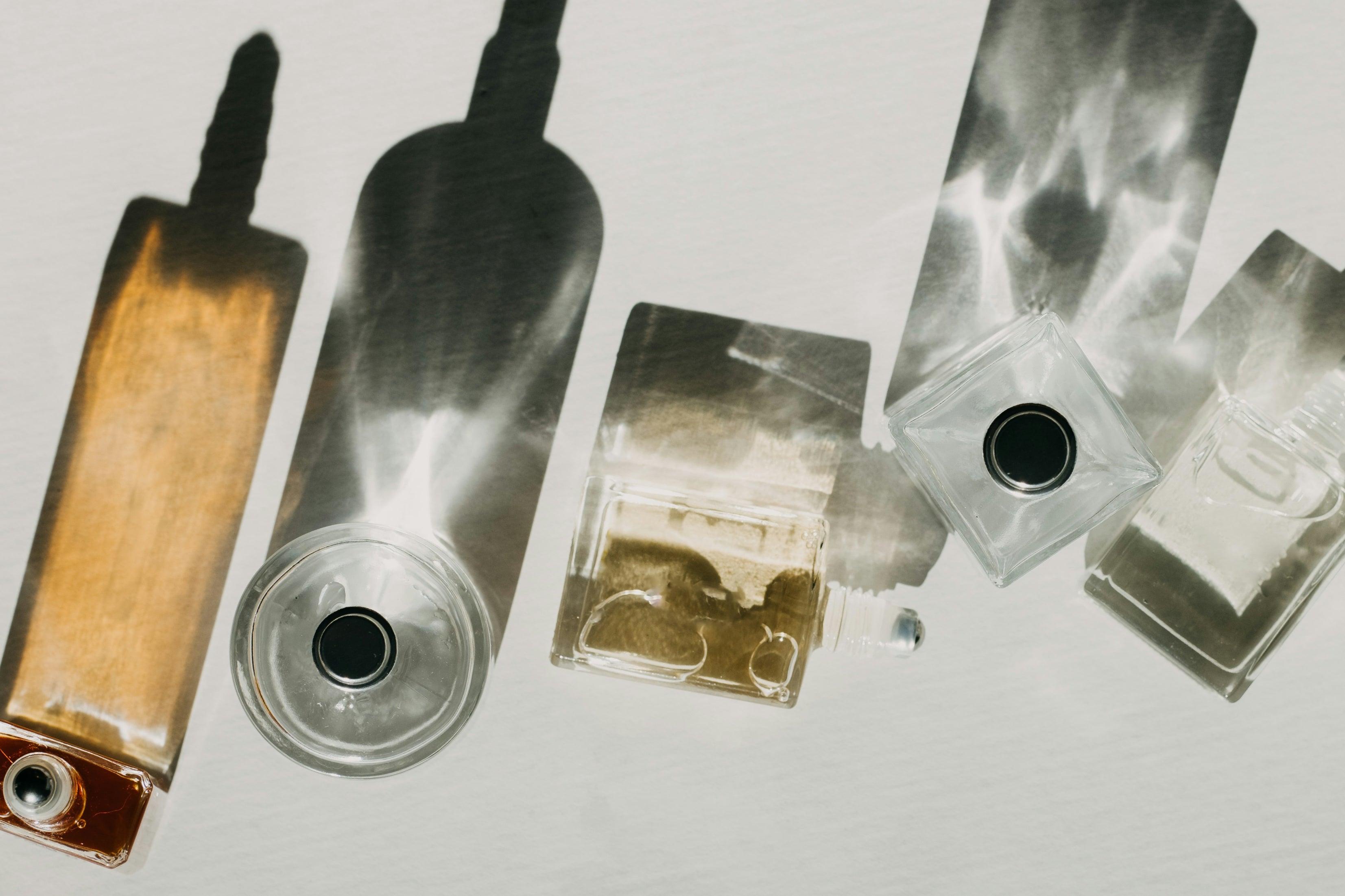 Fragrance 101: Essential Oil vs Natural Fragrance vs Synthetic Fragrance